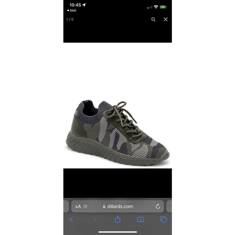 Blondo Shay Knit Camouflage Lace-Up Sneakers